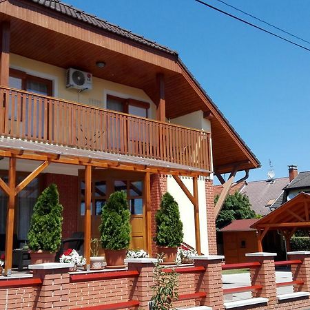 Marina-Buek Apartmanhaz المظهر الخارجي الصورة