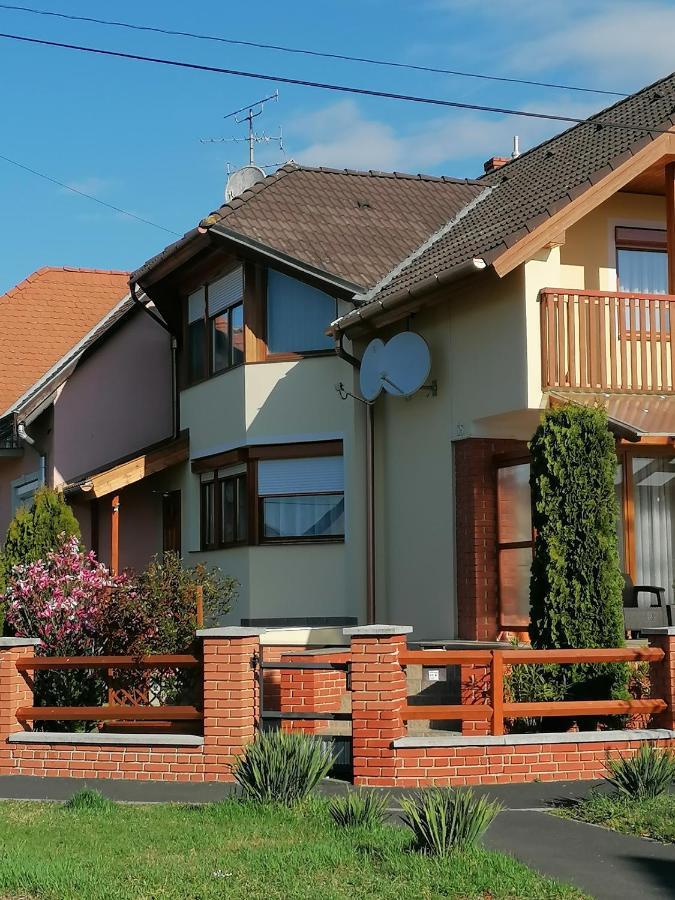 Marina-Buek Apartmanhaz المظهر الخارجي الصورة